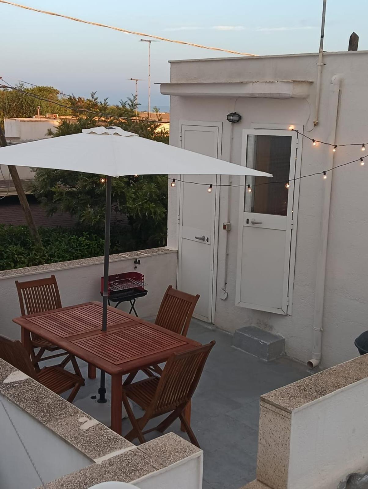 casa gialla mare del salento Maruggio Exterior foto